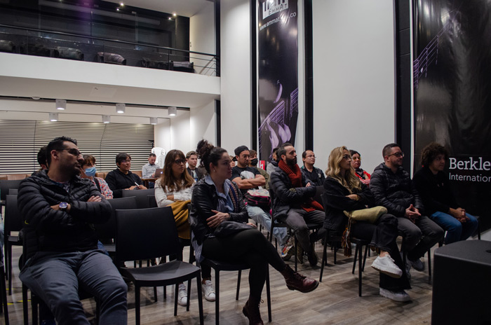 Programa de Conocimientos Académicos en Negocios y Emprendimiento Musical-EMMAT